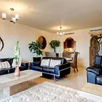 Frontline Beach Apartment - Sinfonia Del Mar